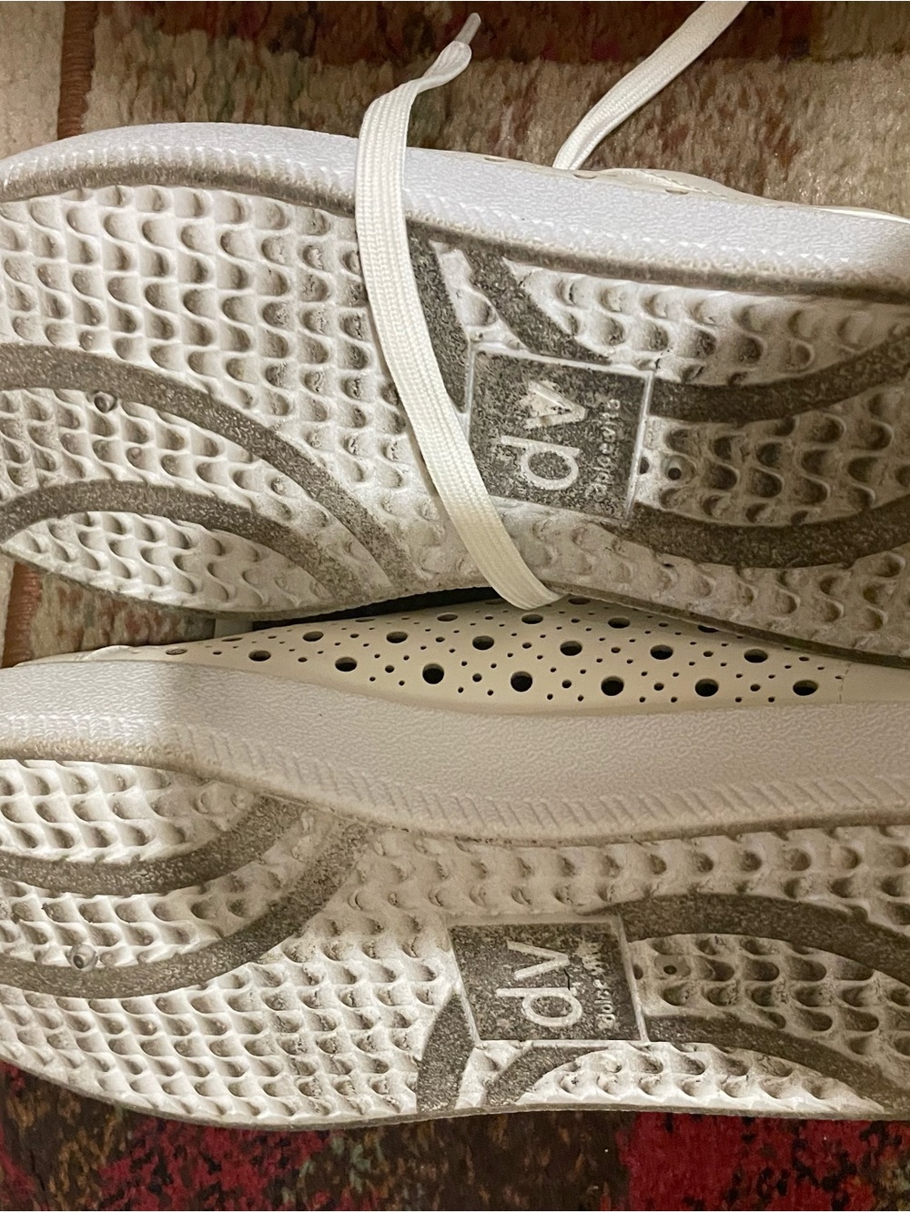 Dolce Vita White Perforated Lace-Up Sneakers. Size 9 - Picture 5 of 9